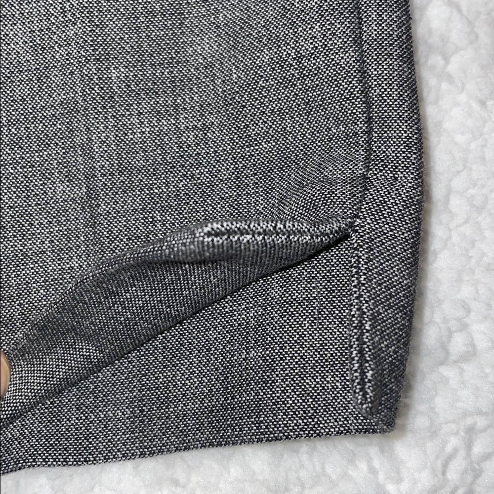 Banana Republic Sloan Charcoal & Black Dress Pants. Skinny. Low Rise. Size 4 - Picture 6 of 12